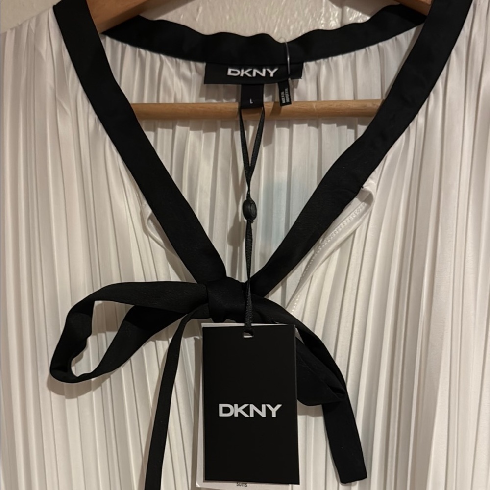 DKNY White Sleeveless Blouse with Tie Front - Picture 2 of 5
